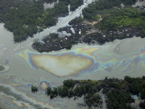 Explosion dans une raffinerie clandestine