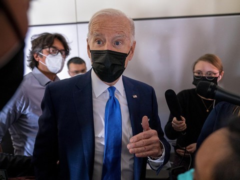 Biden félicite Macron