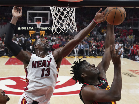 Capela et les Hawks menés 3-1 par le Heat