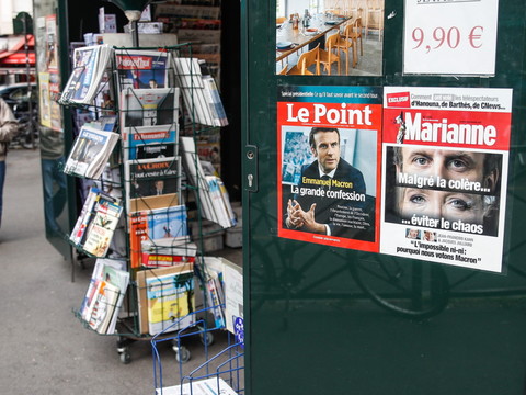 Après sa victoire, Macron pressé de s'atteler aux divisions
