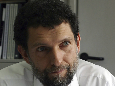Le mécène Osman Kavala, bête noire d'Erdogan, condamné à perpétuité