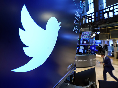 Elon Musk rachète Twitter, valorisé à 44 milliards de dollars