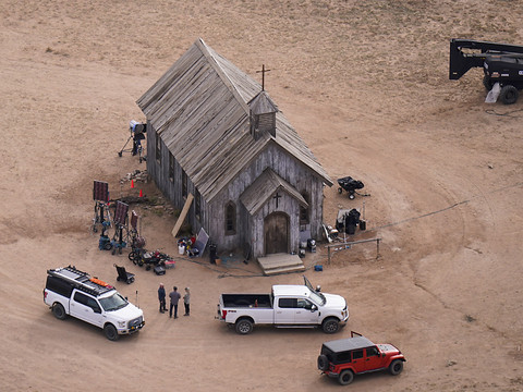 Tir d'Alec Baldwin sur un tournage: bientôt la fin de l'enquête