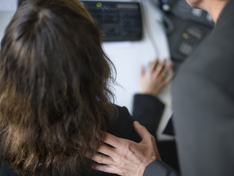 Les femmes sont plus souvent harcelées sexuellement