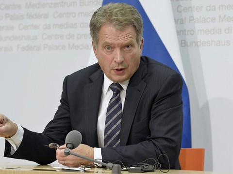 Positif au Covid, le président finlandais souffre d'une pneumonie
