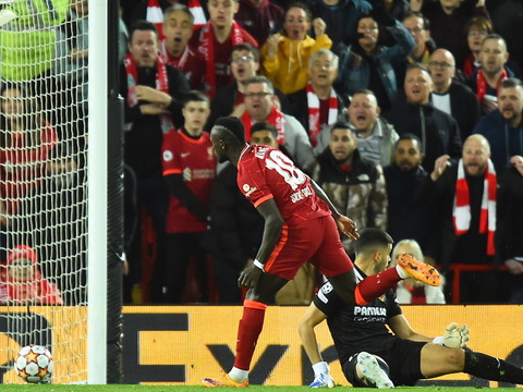Ligue des champions: Liverpool se rapproche de la finale