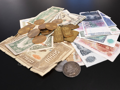 Le musée de la fausse monnaie à Saillon enrichit sa collection