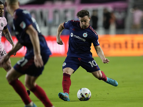Shaqiri marque, mais Chicago perd