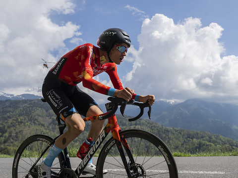 Gino Mäder 2e, Vlasov fait coup double