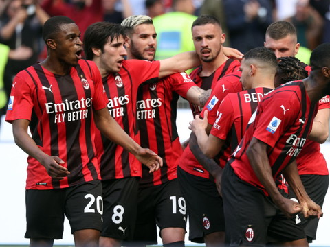 Les deux clubs de Milan s'imposent