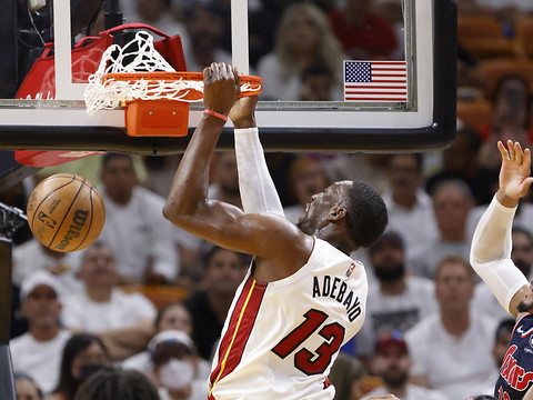 Le Heat et les Suns trop chauds pour les Sixers et les Mavs