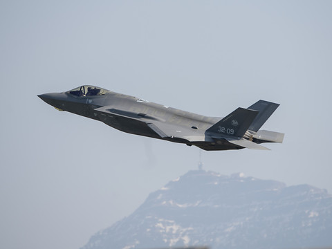 L'armée doit pouvoir acheter les avions F-35A
