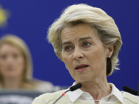 L'UE prépare un embargo pétrolier, Moscou frappe dans l'ouest