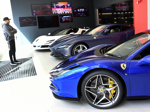 Ferrari démarre l'année en trombe avec des recettes 