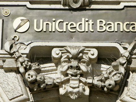 UniCredit: chute du bénéfice trimestriel, plombé par la Russie