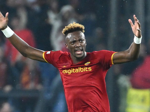 Feyenoord et l'AS Roma en finale