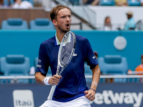 Daniil Medvedev disputera le Geneva Open
