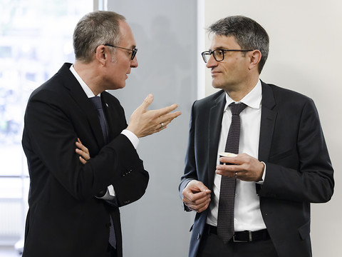 Les cantons veulent davantage de consultation en cas de crise