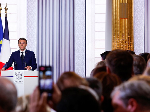 Macron promet 