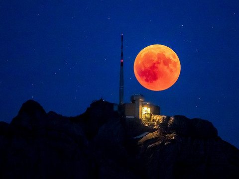 Une éclipse totale de la Lune aura lieu lundi prochain à l'aube