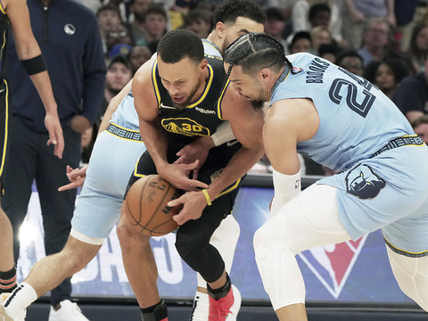 Les Warriors sombrent à Memphis