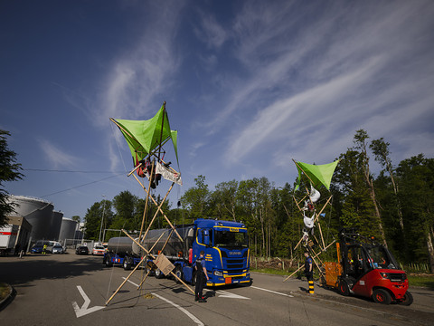 Action de blocage au dépôt de carburant de Rümlang (ZH)