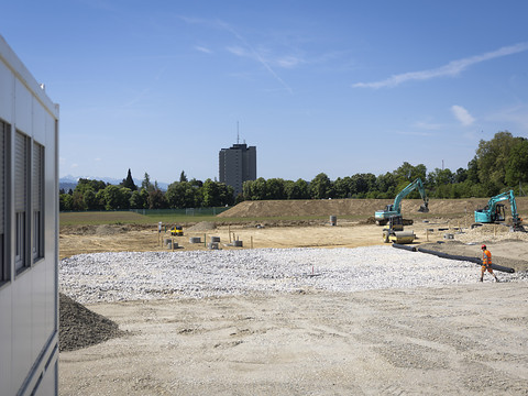 Construction d'un village de conteneurs à Berne pour réfugiés