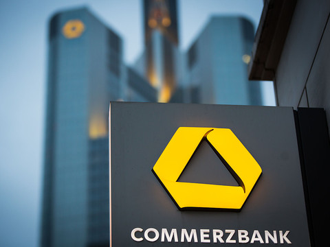 Commerzbank ne discute pas d'une cession de sa filiale russe