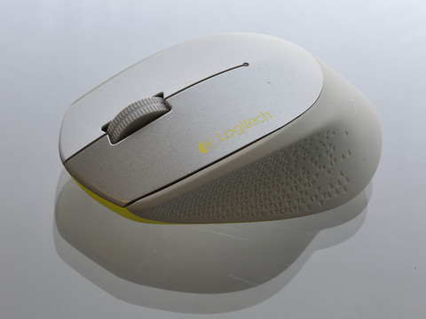 Logitech vise une croissance à deux chiffres à long terme (CEO)
