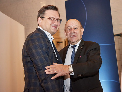 Le G7 uni pour soutenir Kiev, l'UE augmente son aide militaire