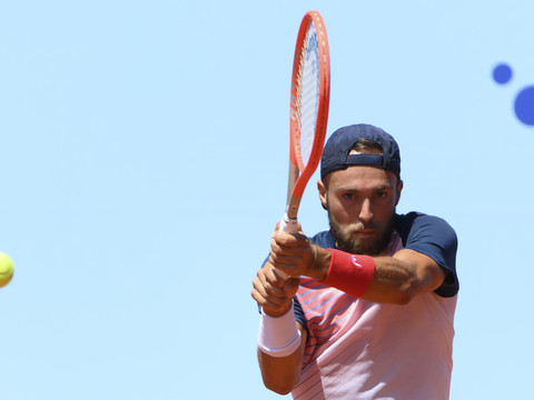 Nikles passe le 1er tour des qualifs
