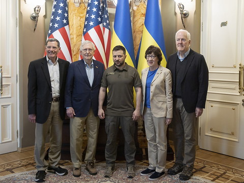 Zelensky rencontre à Kiev des sénateurs républicains américains
