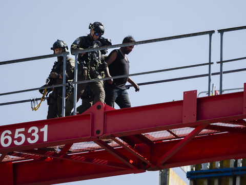 Un homme perché sur une grue à Zurich-Oerlikon se rend finalement