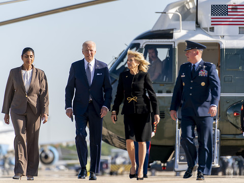 Biden dénonce le 