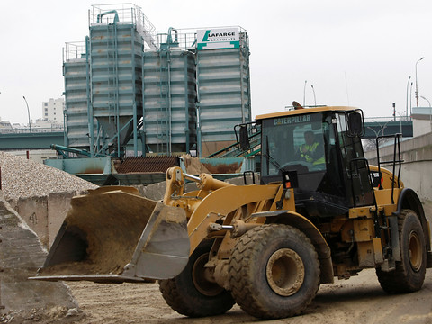 Lafarge: mise en examen pour complicité de crimes contre l'humanité