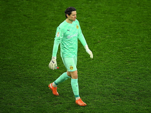 Marwin Hitz de Dortmund à Bâle