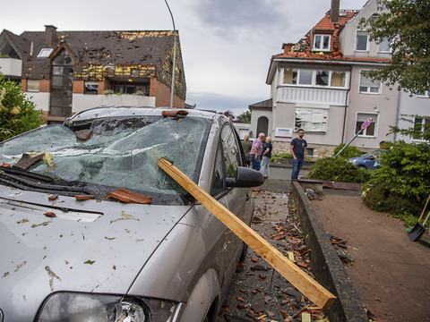 Un mort et près de 60 blessés dans une tempête