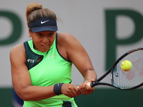 Naomi Osaka sortie dès son entrée en lice à Roland-Garros