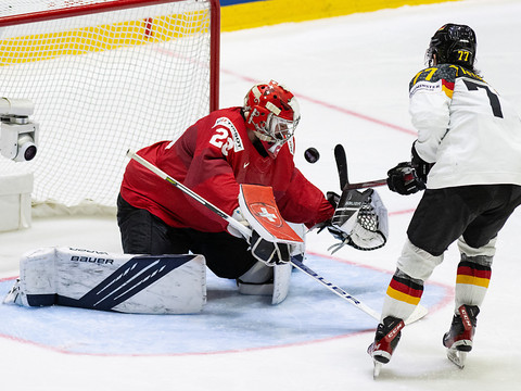 Mondiaux: la Suisse finit en tête de son groupe