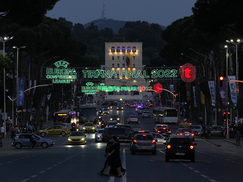Violents affrontements à Tirana à la veille la finale