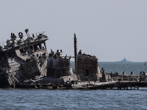 Moscou annonce la reprise des activités du port de Marioupol