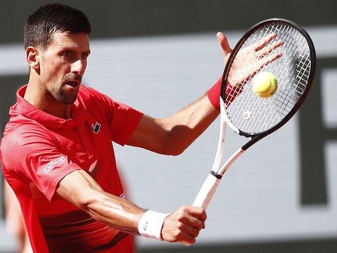Djokovic, tout en contrôle, et Nadal filent en 8es