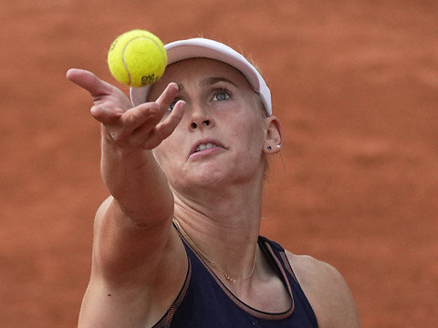 Admirable Jil Teichmann