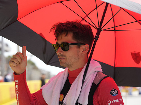 Leclerc le plus rapide aux essais libres