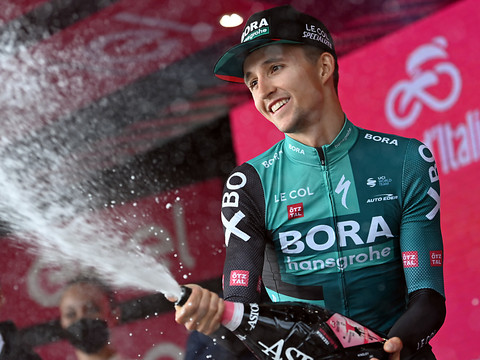 Tour d'Italie: Jai Hindley prend la tête à un jour de l'arrivée