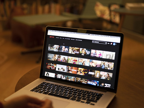 Conflit en Ukraine: les Russes désormais privés de Netflix