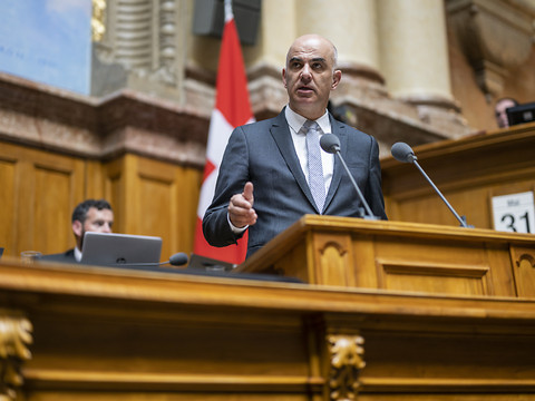 Le National veut des objectifs clairs pour baisser les coûts
