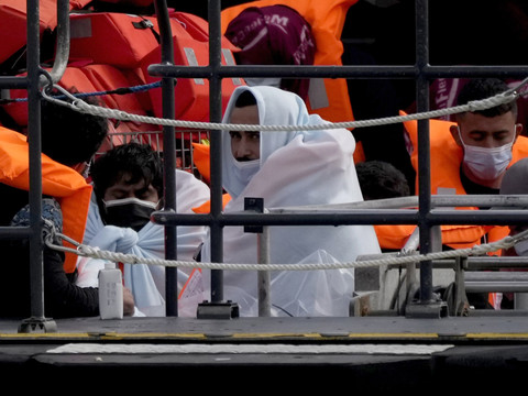 Londres prévoit d'expulser les premiers migrants au Rwanda mi-juin