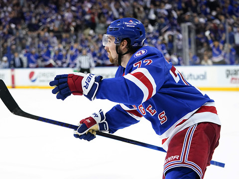 Les Rangers battent le double tenant du titre