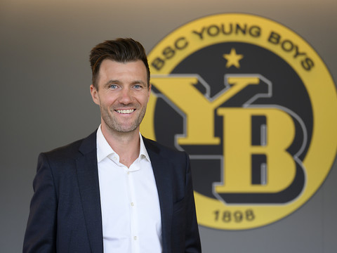 Wicky veut que YB pratique un jeu 